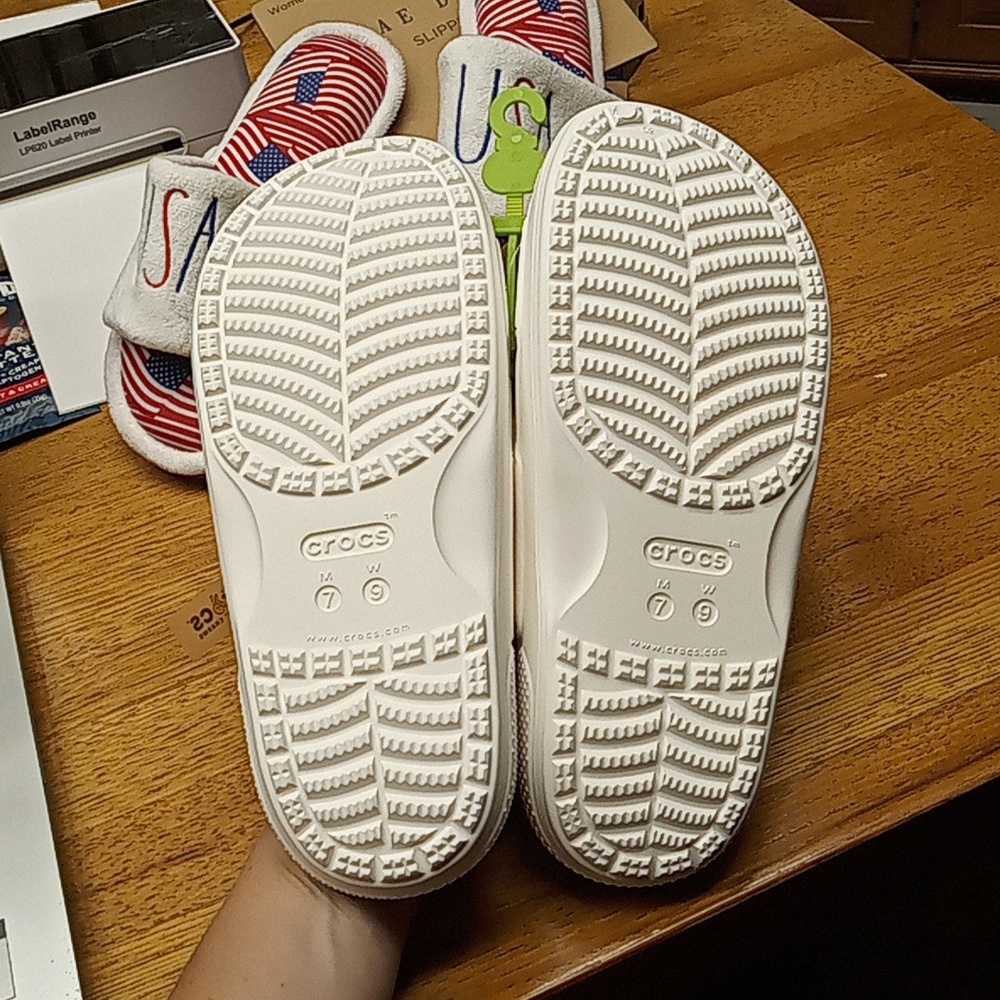 White classic crocs sandal slides - Picture 4 of 5